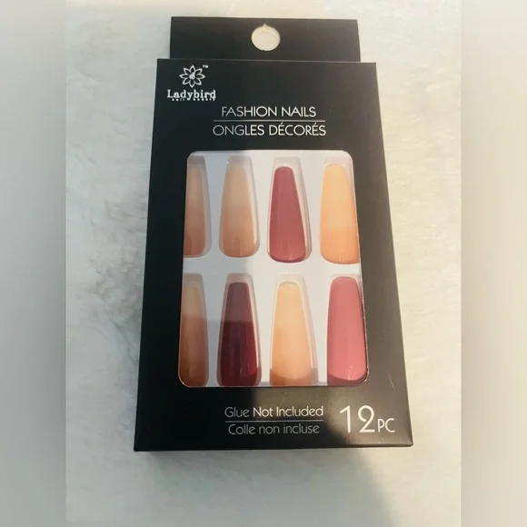 🌷🤍💎Ladybird Fashion Nails Set - Picture 5 of 7